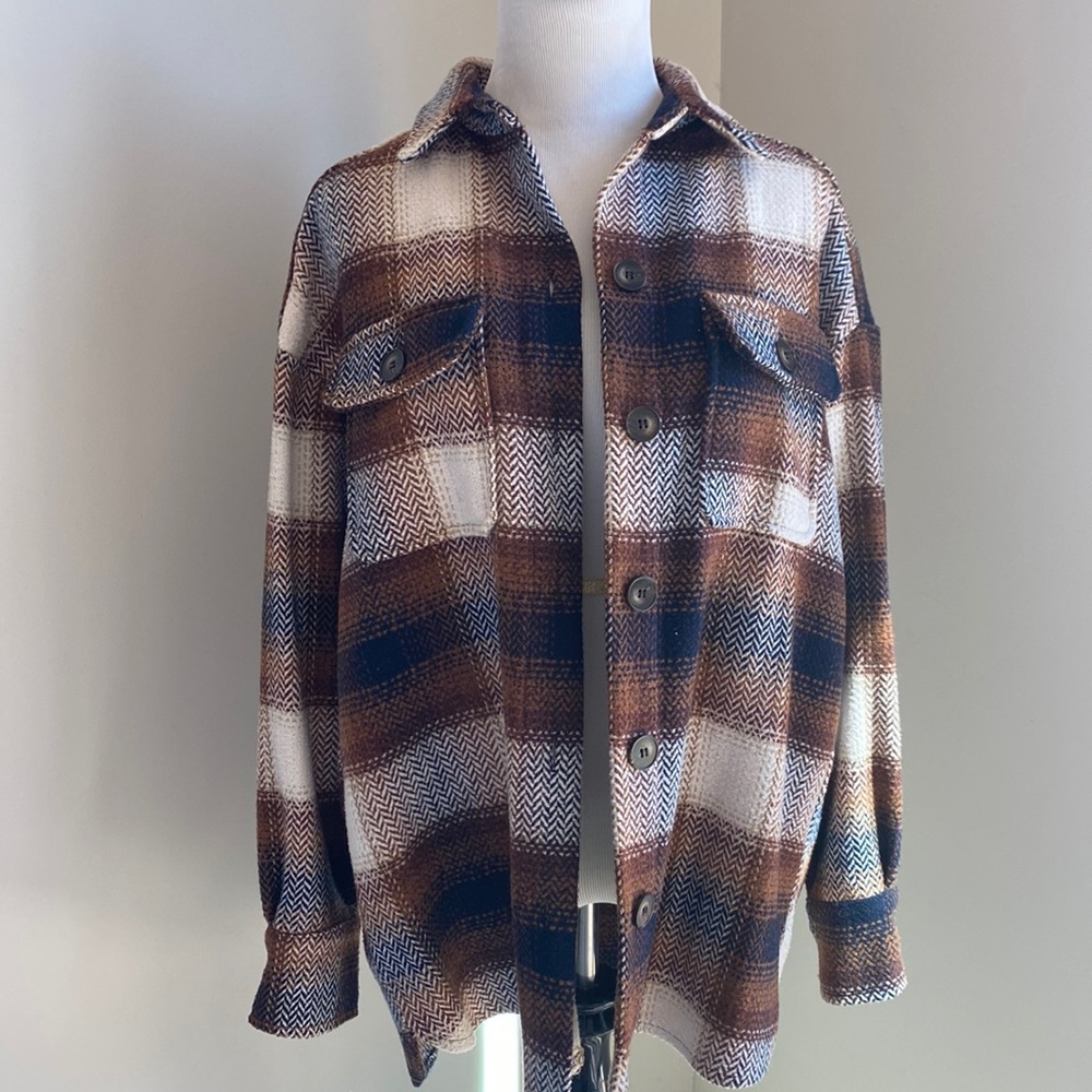 NWOT Vici Shacket Size Small